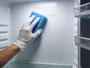 冰箱异味轻松去！柠檬皮 + 咖啡渣的天然除臭法