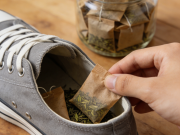 鞋子除味小技巧，告别异味烦恼