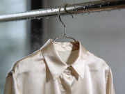 衣物去静电 金属衣架 + 湿毛巾快速导除