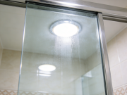 浴室玻璃门水垢快速清除方案