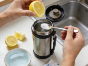 保温杯去异味 柠檬 + 小苏打 抑菌无残留