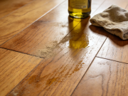 木质地板保养妙招（橄榄油 + 白醋的养护原理）