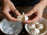 大蒜快速剥皮 冰水 + 热水 “冷热冲击法”